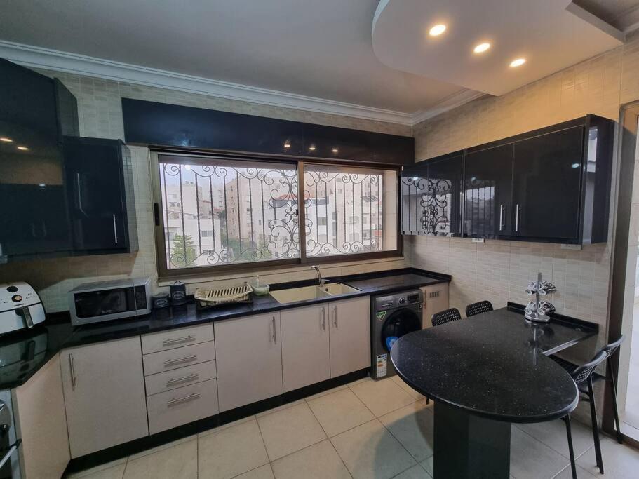 Deir Ghbar 3 Rooms Apart Amman Ngoại thất bức ảnh